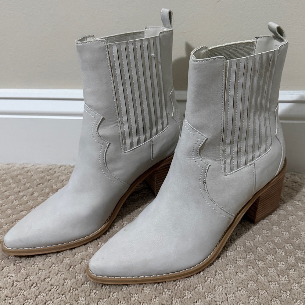 Oasis Society Women’s Size 8 Gray Ankle Boots